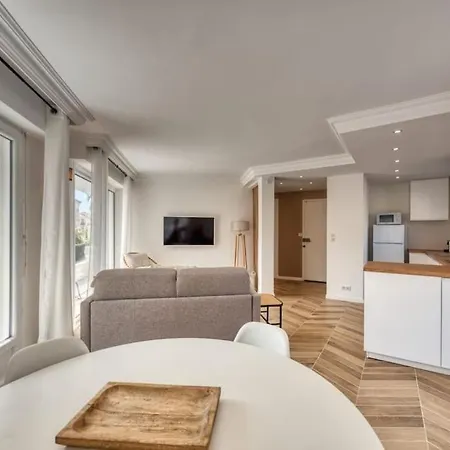 アパート F2 Refait A Neuf Balcon Centre-ville Proche Saint-Raphaël